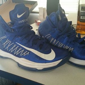 Nike hyperdunk12s
